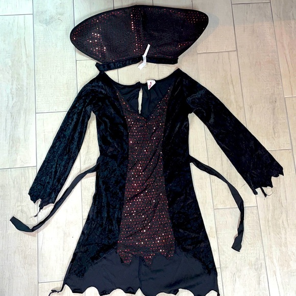 Vampire Vixen Costume - Picture 2 of 3